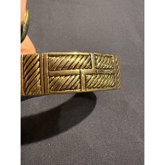 Bundle of 2 Gold Tone Bangles Costume Style - Picture 5 of 10